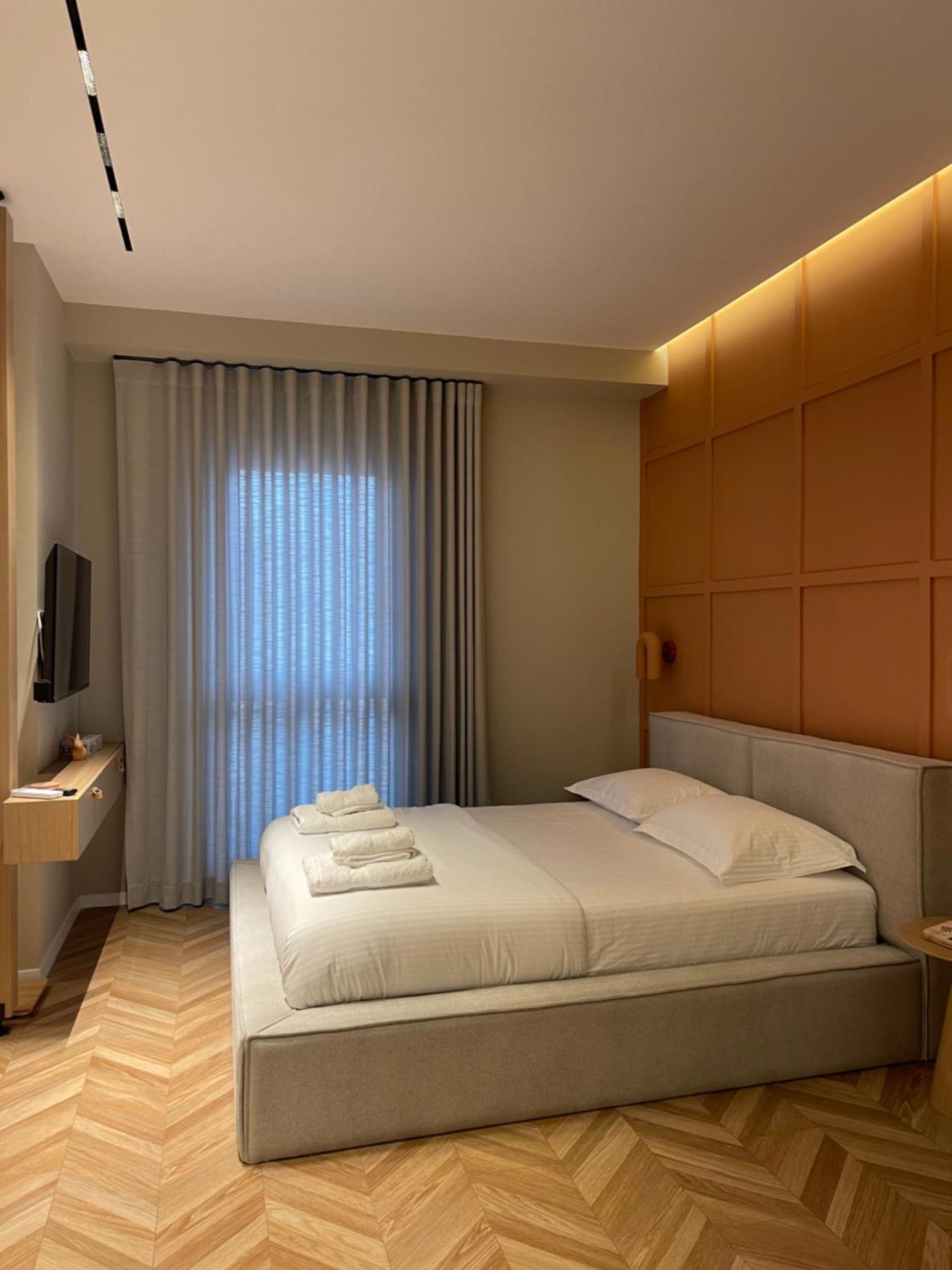 Square Inn Garden Aparthotel 地拉那 外观 照片