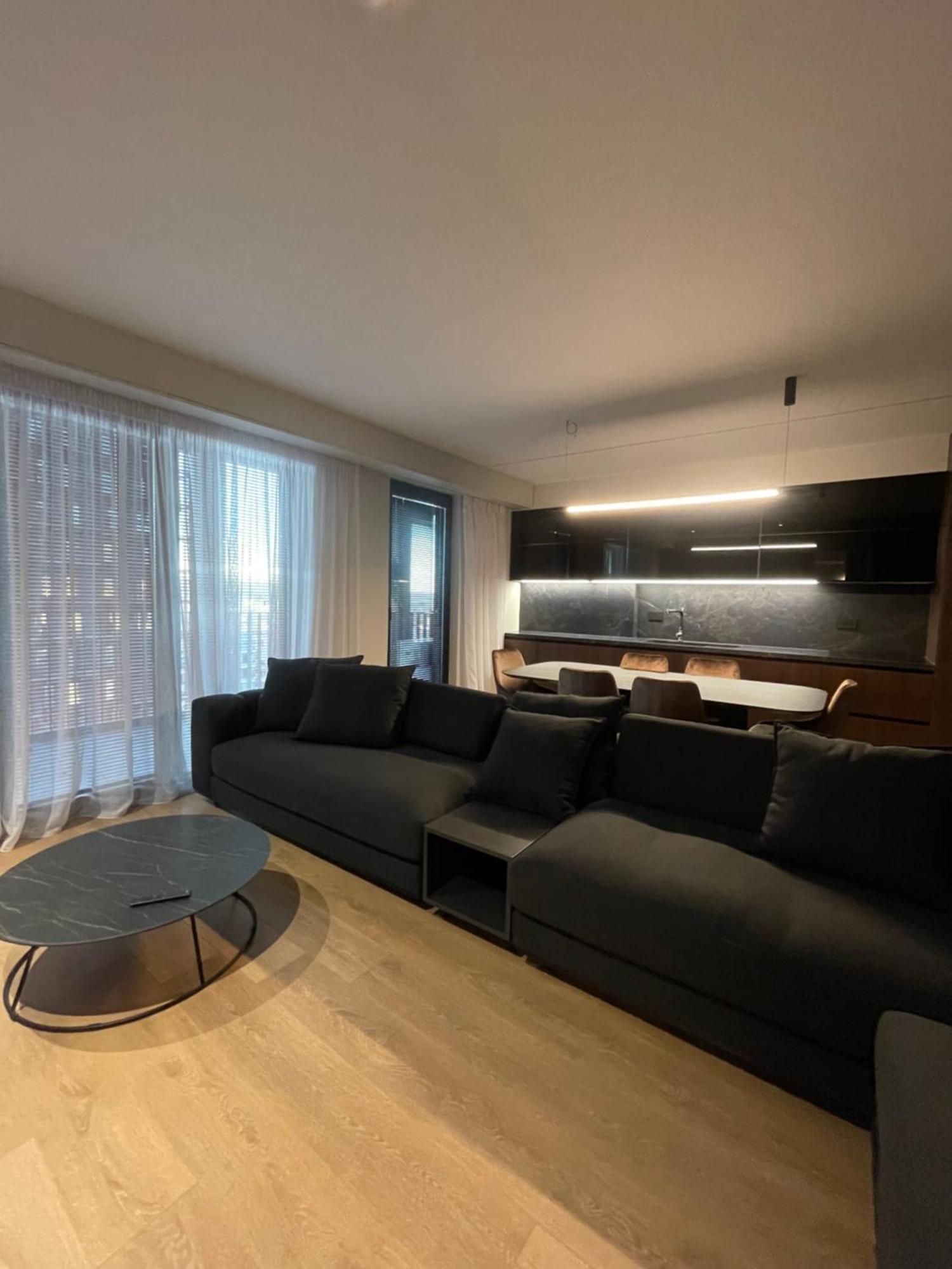 Square Inn Garden Aparthotel 地拉那 外观 照片
