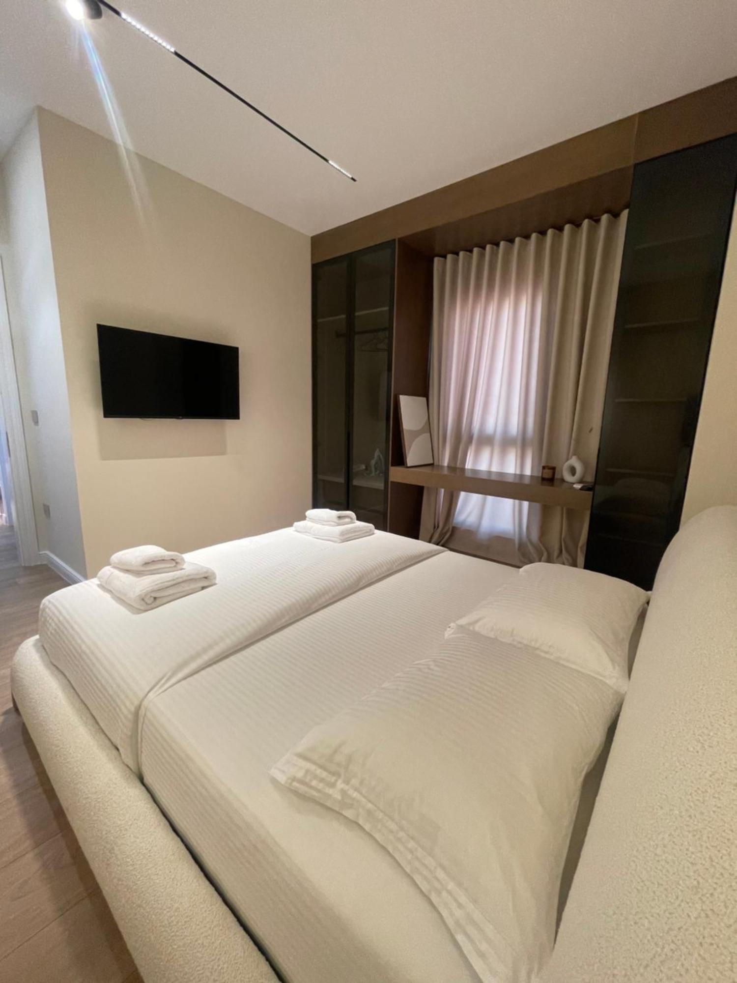 Square Inn Garden Aparthotel 地拉那 外观 照片