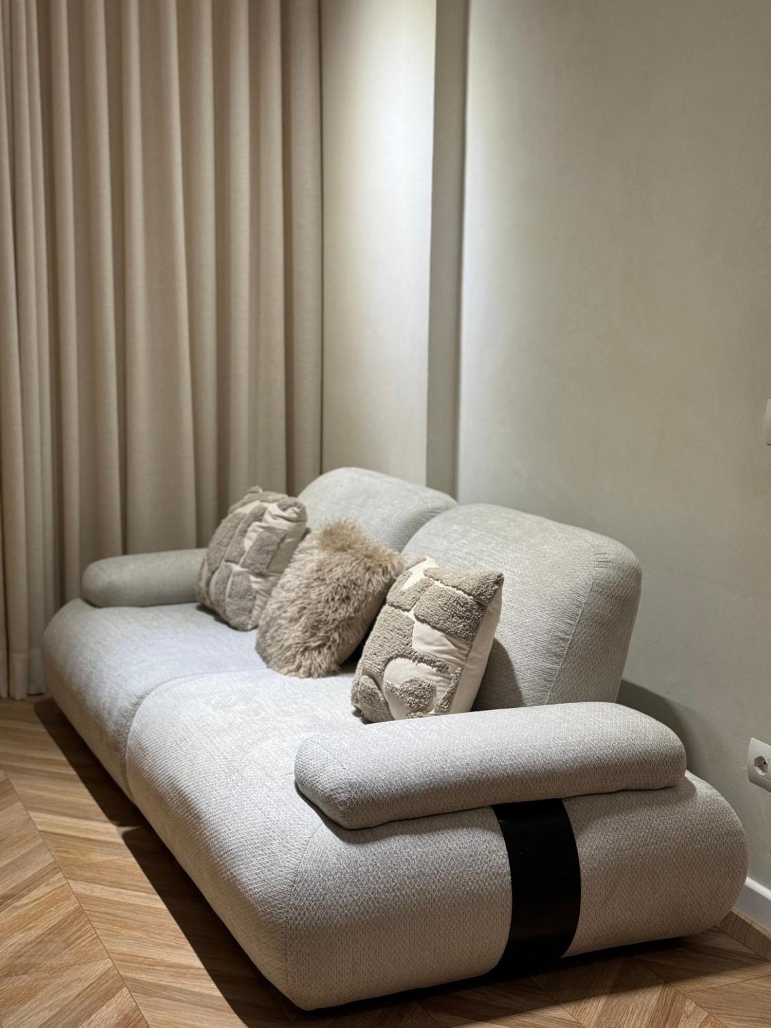 Square Inn Garden Aparthotel 地拉那 外观 照片