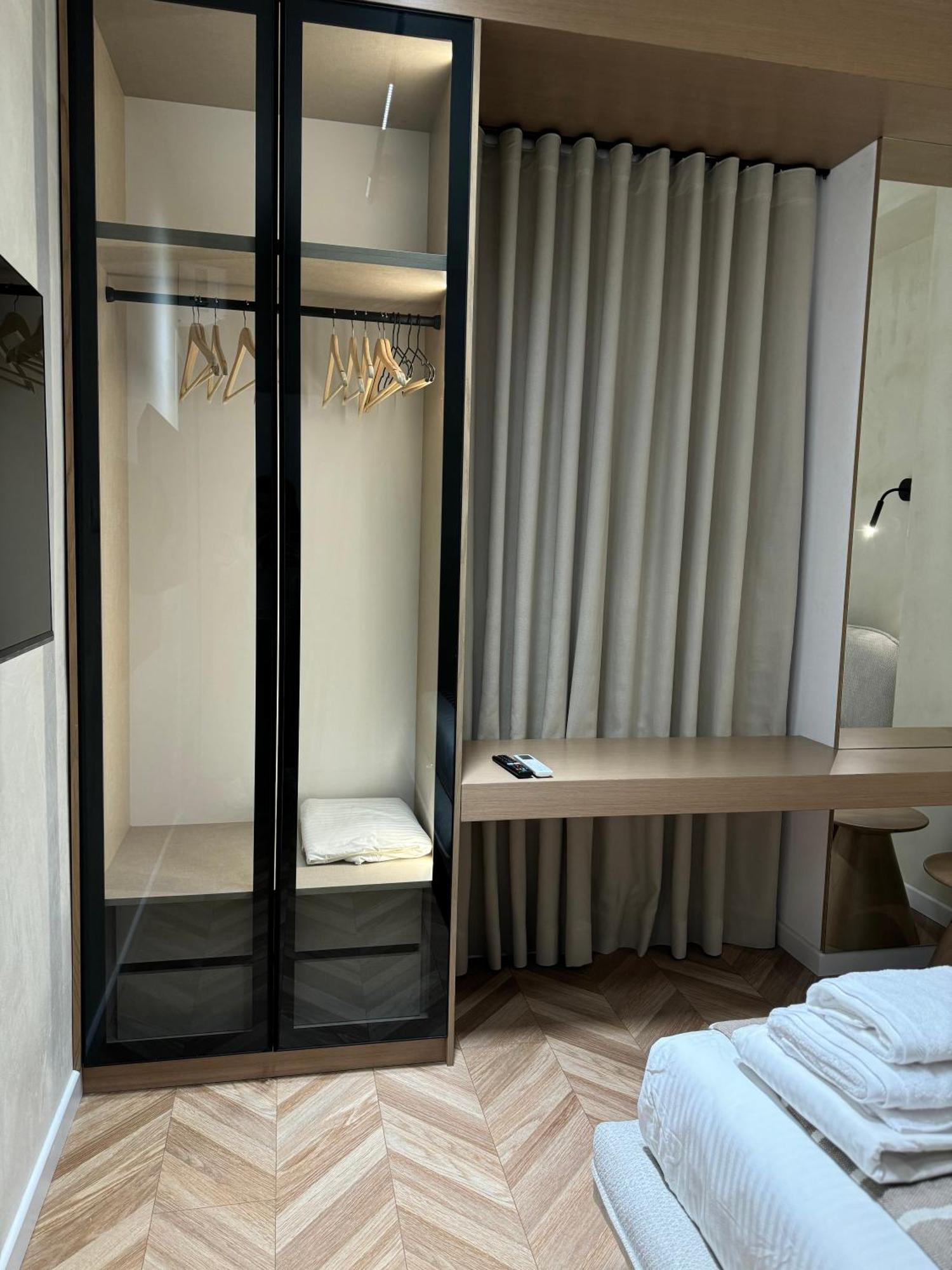 Square Inn Garden Aparthotel 地拉那 外观 照片
