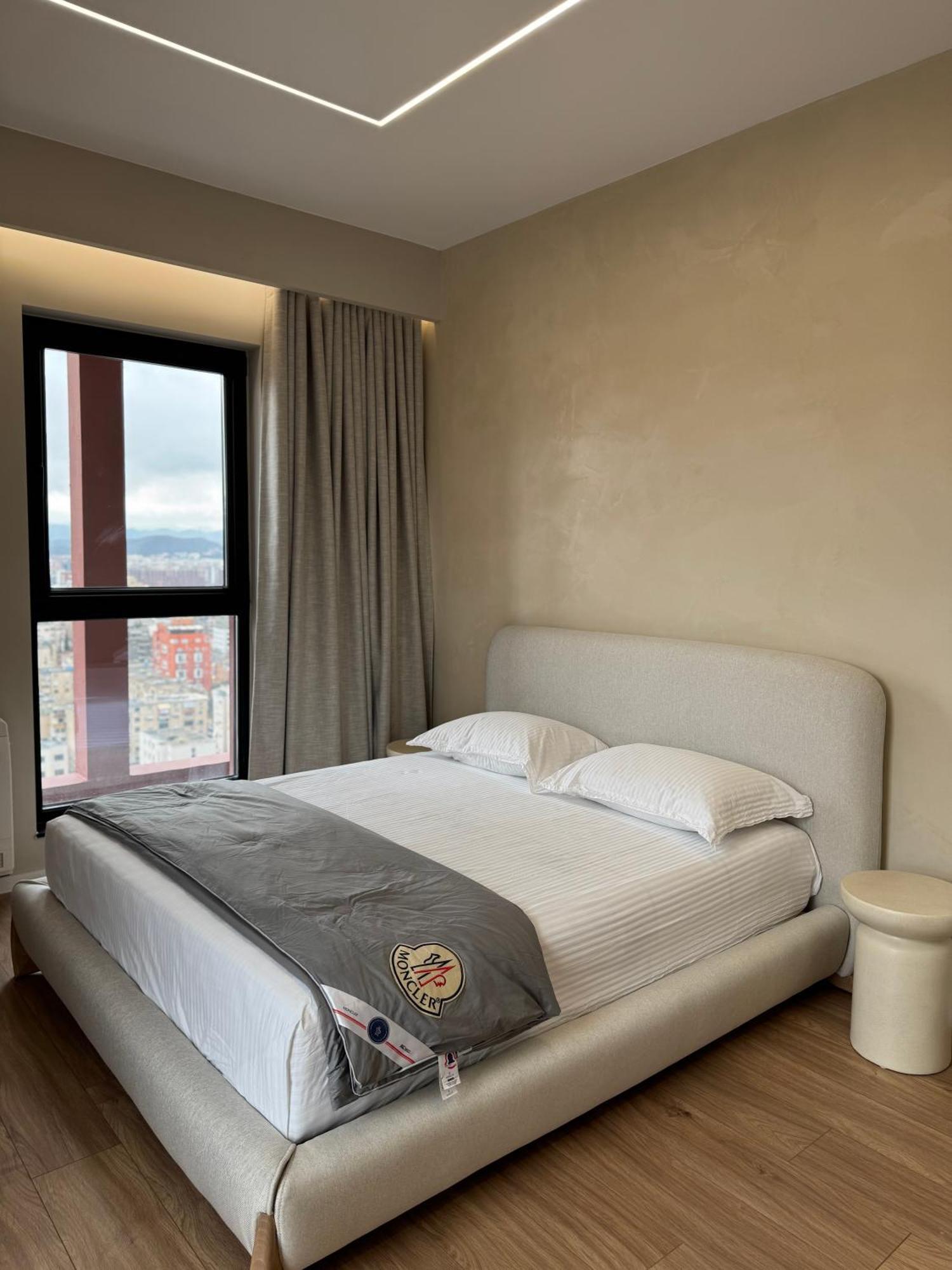 Square Inn Garden Aparthotel 地拉那 外观 照片
