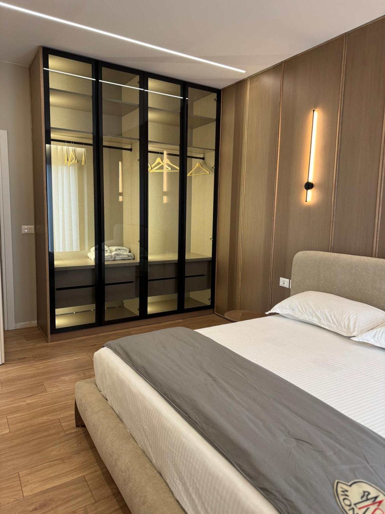 Square Inn Garden Aparthotel 地拉那 外观 照片