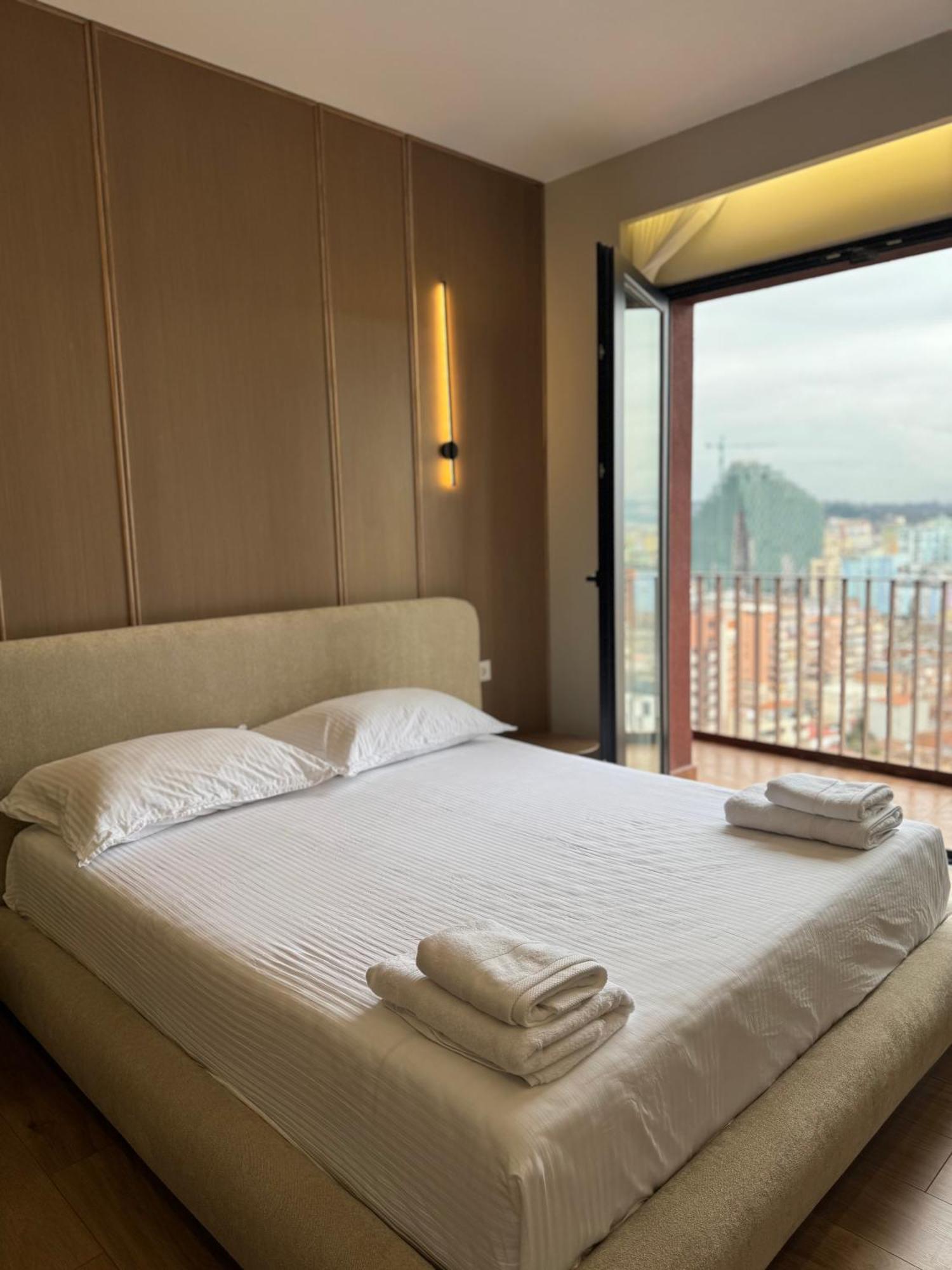 Square Inn Garden Aparthotel 地拉那 外观 照片