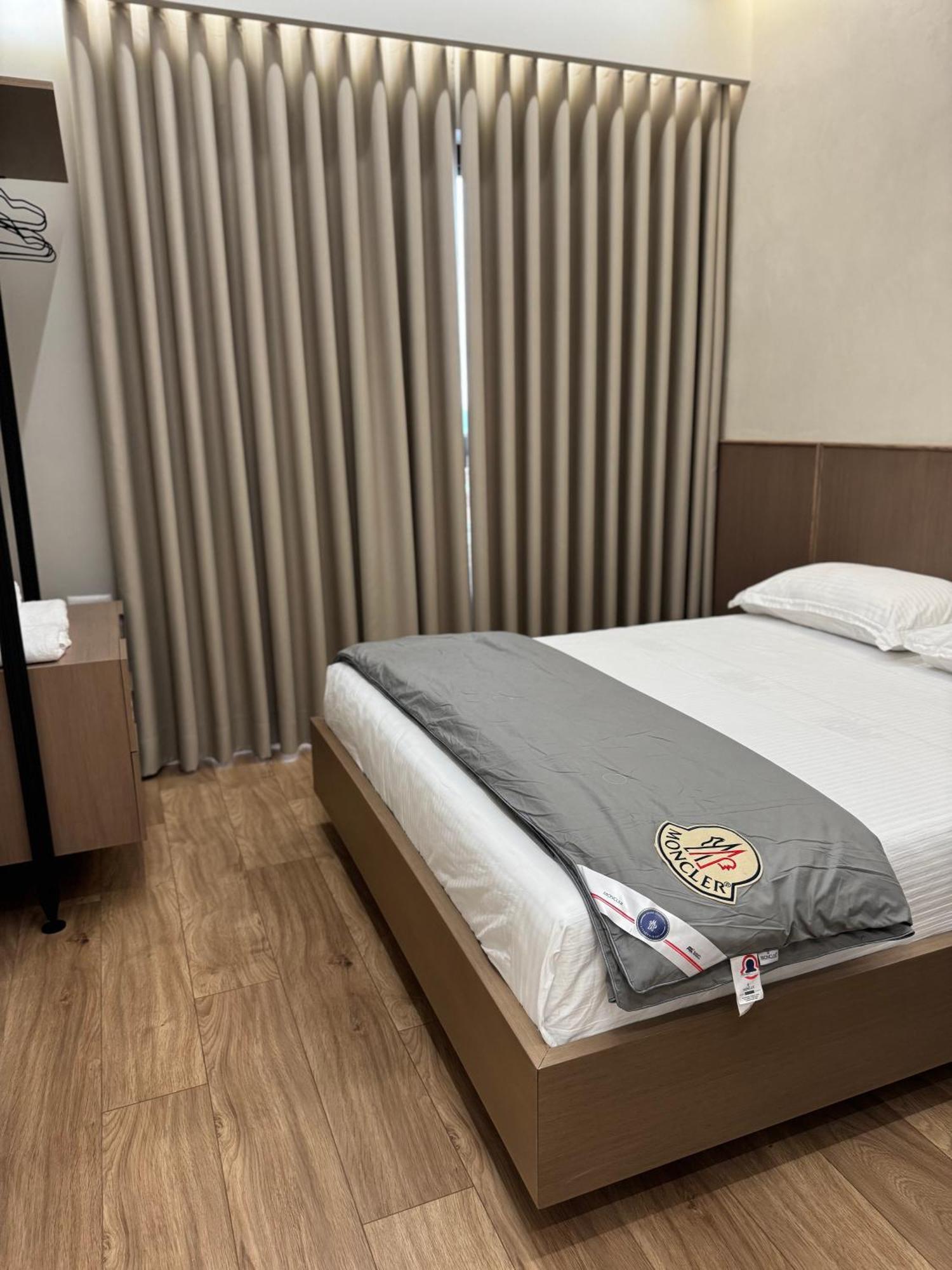 Square Inn Garden Aparthotel 地拉那 外观 照片